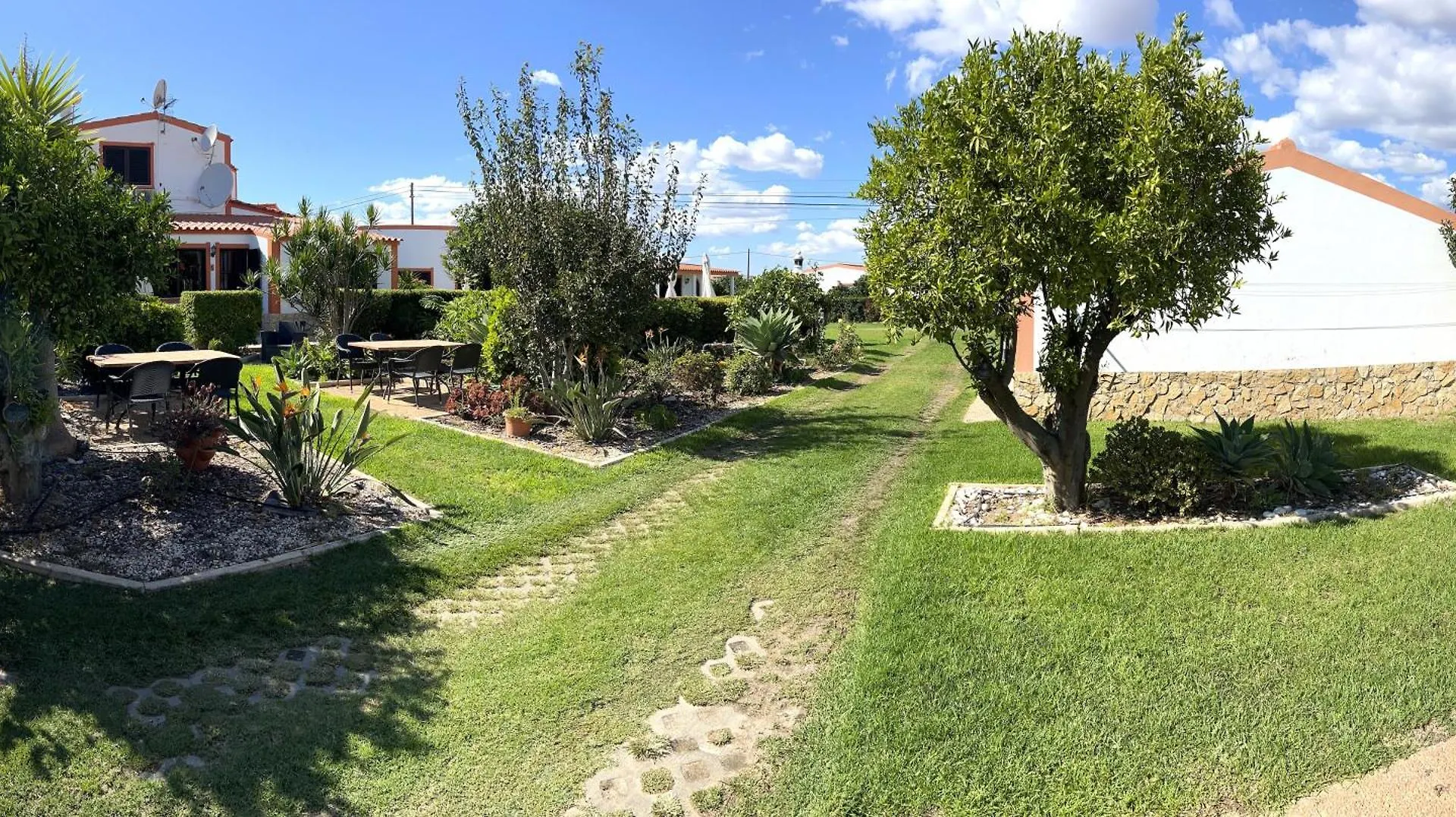 Ch 1 E 2 Two Apartments Up To 10 Guests Casa Da Horta, T1 & T2 البوفيرا البرتغال